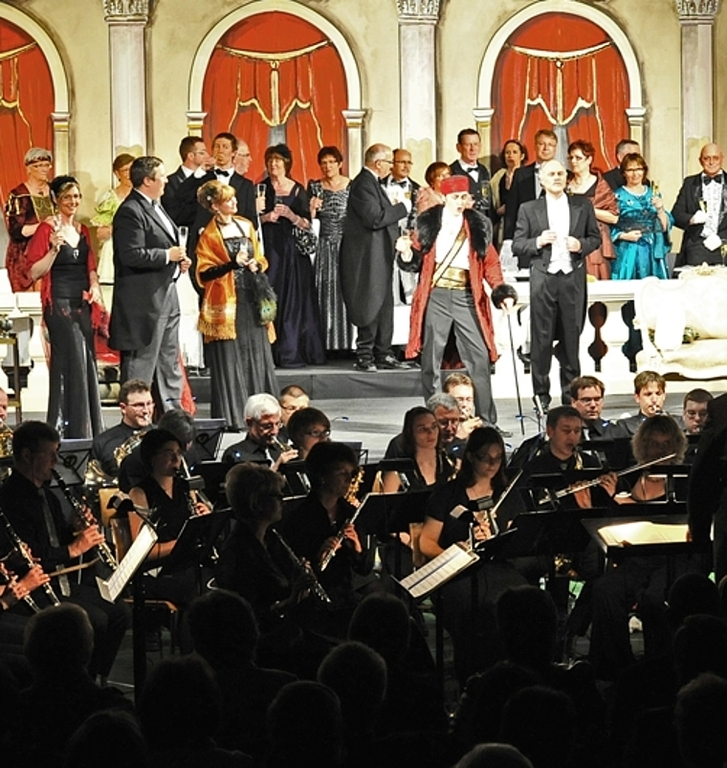 Nach dem Grosserfolg mit «Die Fledermaus» (Bild) wagt sich die Konkordia Egerkingen an «Kiss me Kate». (Bild: Remo Fröhlicher)