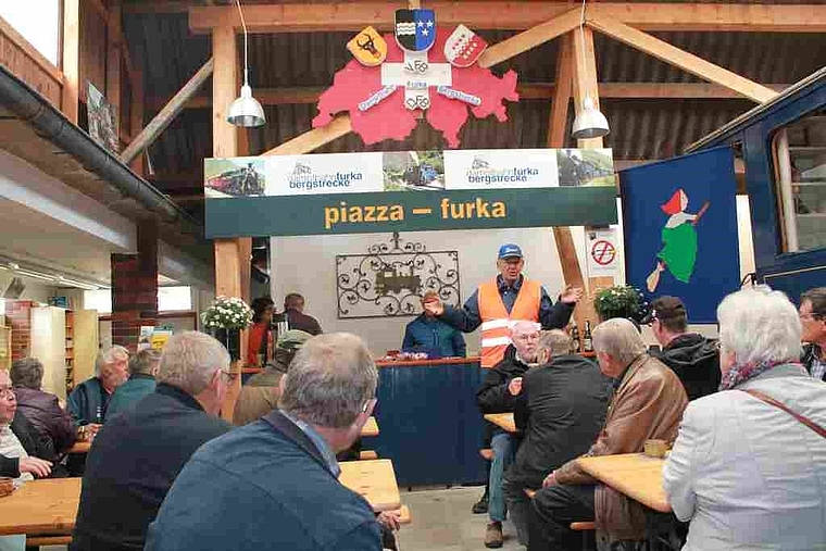 Besuch in der Werkstatt der «dampfbahn furka bergstrecke». (Bild: ZVG)