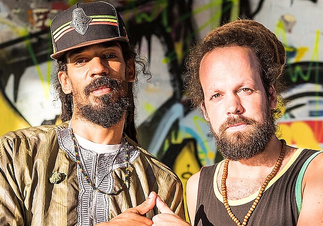 Der Oltner Musiker Collie Herb (r.) macht zum ersten Mal gemeinsame Sache mit Cali P.  (Bild: Benjamin Widmer)