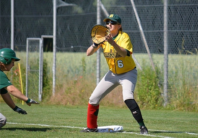 Baseball ist keinesfalls nur eine Männerdomäne: Der BST Truck Star Dulliken tritt in der kommenden Saison nicht nur mit zwei Mixed- sondern auch einem reinen Damen-Softball-Team in der nationalen Meisterschaft an. (Bild: ZVG)