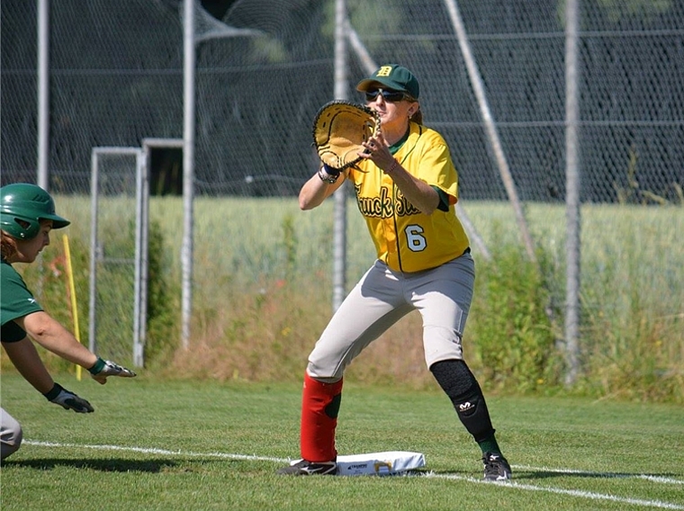 Baseball ist keinesfalls nur eine Männerdomäne: Der BST Truck Star Dulliken tritt in der kommenden Saison nicht nur mit zwei Mixed- sondern auch einem reinen Damen-Softball-Team in der nationalen Meisterschaft an. (Bild: ZVG)