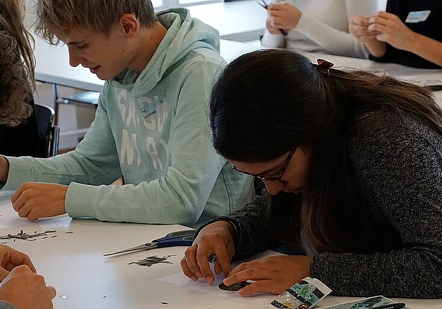 Die Kantischülerinnen und -schüler erhielten während der Spezial- und Kurswoche einen vertieften Einblick unter anderem in die Forschung. (Bild: ZVG)
