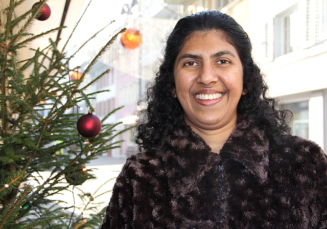 Dinesh Jayasuriya fühlt sich sowohl mit der heimatlichen, als auch mit der Schweizer Weihnacht verbunden. (Bild: mim)