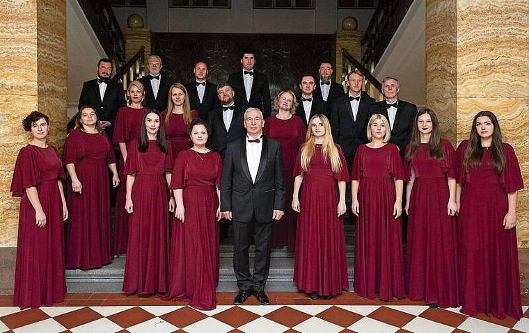 Der Kammerchor Cantus wurde 1986 in Uzhhorod von Emil Sokach gegründet und ist seit 1992 ein Ensemble von 24 professionell ausgebildeten Sängerinnen und Sängern. (Bild: ZVG)
