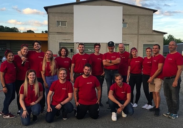 Auch in diesem Jahr können Film- und/oder Auto-Fans dank der Gruppe Autokino Olten Filme unter freiem Himmel in der Oltner Industrie geniessen. (Bild: ZVG)