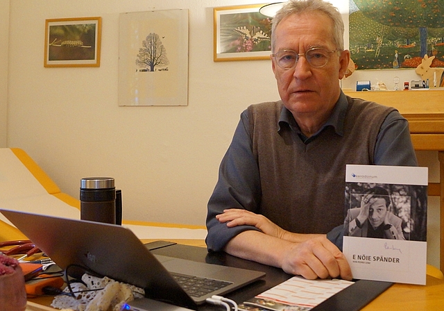 Cyrill Jeger, Stiftungsratspräsident der Hornhautbank Keradonum im Sprechzimmer seiner Arztpraxis in Olten. Neben Pedro Lenz konnte zum Jubiläum Killian Ziegler als Botschafter gewonnen werden. (Bild: Franz Beidler)
