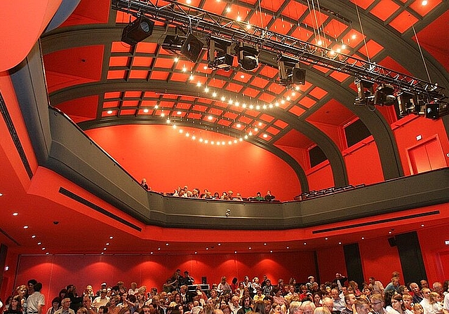 Ein Ausblick auf die kommende Stadttheater-Saison ist in stimmungsvollem Rahmen am Dienstag, 6. Juni möglich. (Bild: ZVG)