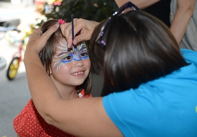 Am Robifest vom Samstag, 2. September können sich die kleinen Besucher wieder schminken lassen und feines Schlangenbrot bräteln. (Bild: ZVG)