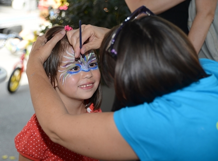 Am Robifest vom Samstag, 2. September können sich die kleinen Besucher wieder schminken lassen und feines Schlangenbrot bräteln. (Bild: ZVG)