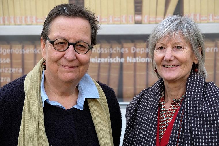 Die beiden Historikerinnen Elisabeth Ryter (l.) und Brigitte Ruckstuhl werden in ihrem Vortrag am Montag, 21. September im Historischen Museum Olten Einblick in die Bewältigung von Seuchen geben. (Bild: Dieter Biedermann)