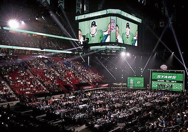 Gigantische Show: Der NHL-Draft lockt jeweils Millionen vor die TV-Geräte.