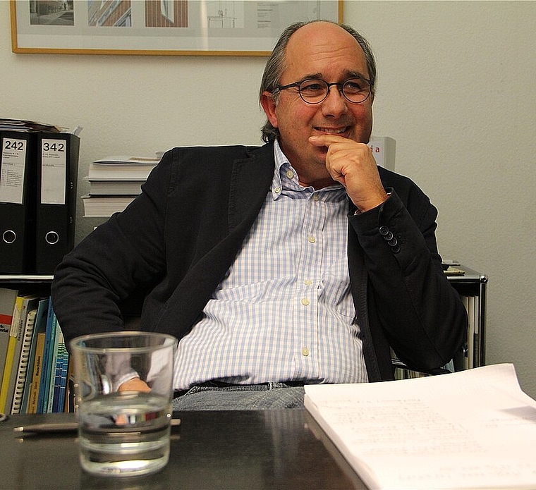 Edi Stuber, Mitglied des Referendumskomitees, stellte sich den Fragen zum Referendum gegen das Budget 2014. mim)