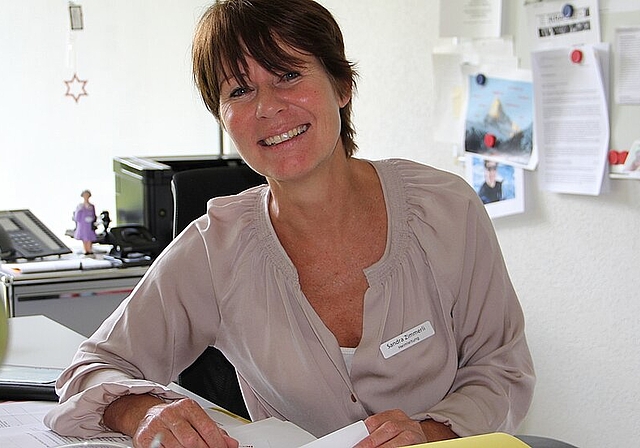 Heimleiterin Sandra Zimmerli hat das Lachen trotz den anstrengenden Umzugsvorbereitungen nicht verloren. mim)