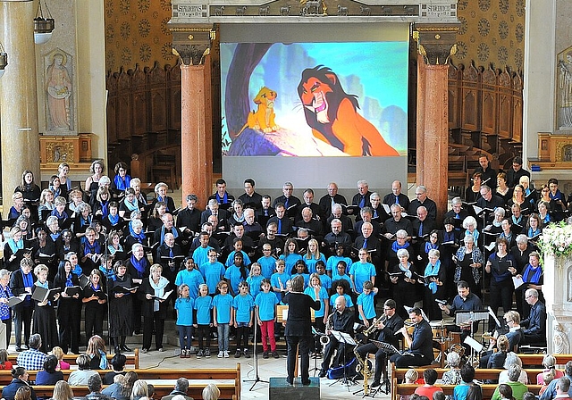 Ein Loblied an die Schöpfung singen der Marienchor Olten, der Martinschor Olten, der Mauritiuschor Trimbach und der Kinder- und Jugendchor Olten und Starrkirch-Wil. (Bild: Remo Fröhlicher)