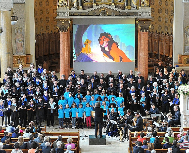 Ein Loblied an die Schöpfung singen der Marienchor Olten, der Martinschor Olten, der Mauritiuschor Trimbach und der Kinder- und Jugendchor Olten und Starrkirch-Wil. (Bild: Remo Fröhlicher)