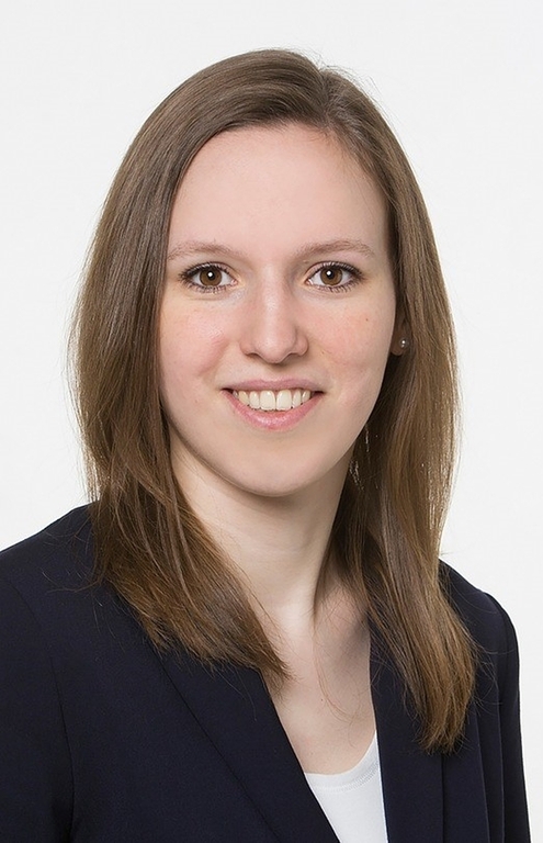 Die Studentin Fabienne Arn aus Olten hat für ihre Bachelorarbeit an der ZHAW den Max Lüthi-Preis der Swiss Chemical Society erhalten. (Bild: Wolf Fotografie, Olten)