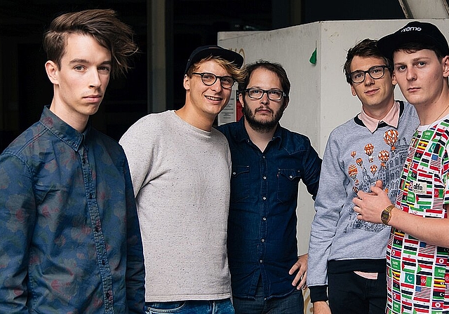 Das Spoken Word- und Musik-Kollektiv «Thun ist nirgends» tritt am 19. Juli in Olten auf. (Bild: ZVG)