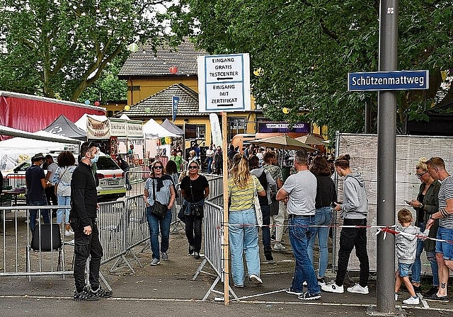 Geimpft, getestet oder genesen: Zutritt zum Gelände bekam nur, wer das mit Zertifikat nachweisen konnte.
