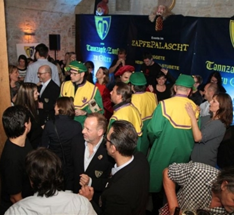 Ausgelassene Party-Stimmung erwartet das Fasnachtsvolk wieder an der Ruggete im neuen Lokal. (Bild: ZVG)