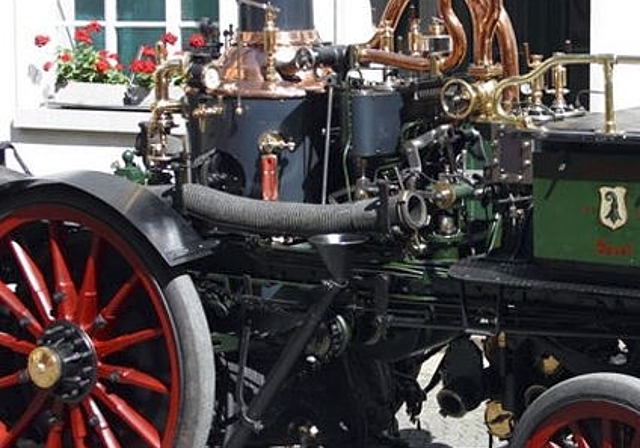 Die vom Oltner Pascal Troller revidierte Automobildampfspritze wird am Sonntag anlässlich des Feuerwehrgottesdienstes an die Trägerschaft Freunde der Automobildampfspritze der Feuerwehr Basel übergeben. (Bild: ZVG)