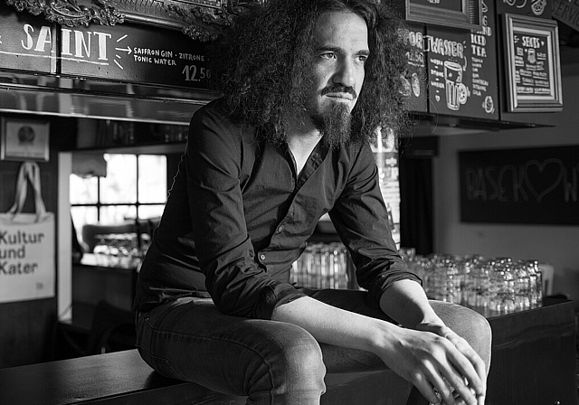 Daniel Kissling, Kulturschaffender und Barkeeper. (Bild: M. Isler)