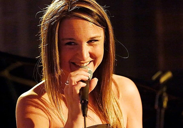 «Musik ist meine Therapie», so Vera Tabeling, die sich leidenschaftlich dem Jazz und Chanson verschrieben hat. (Bild: A. Albrecht)