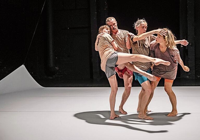 Am Schlusstag zeigt Thomas Hauert die Schweizer Premiere von «Efeu». (Bild: Bart Grietens)
