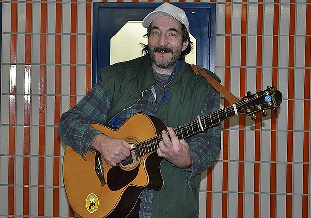 «Musizieren macht auch Spass, wenn es kalt ist und regnet, dann freut man sich umso mehr aufs warme Zuhause.» jpi)
