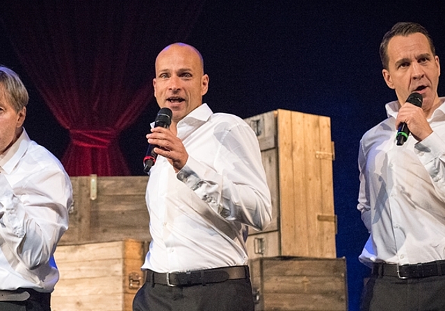 «Goethes sämtliche Werke ...leicht gekürzt» führt am Freitag, 16. November im Stadttheater Olten satirisch durch das Gesamtwerk des grossen Dichters. (Bild: ZVG)