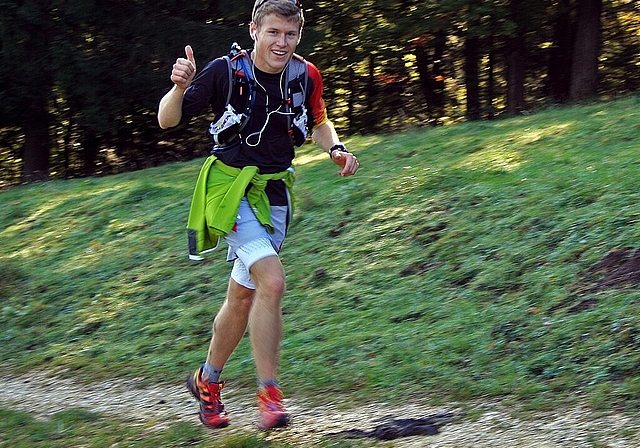 Marc Kohler am Ultramarathon über 2640 Höhenmeter in Raid(e) de Moutier, den er sich letztes Jahr selber zum Geburtstag schenkte. ZVG)