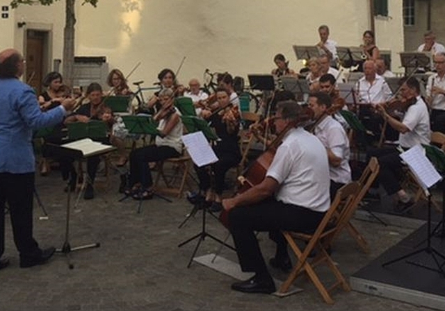 Das Stadtorchester Olten lädt am Dienstag, 26. Juni zu seiner sommerlichen Serenade auf den Ildefonsplatz ein. (Bild: ZVG)