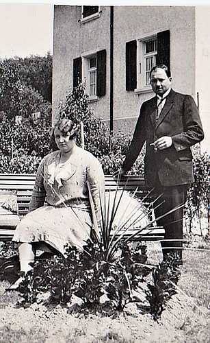 Frieda und Jules Altenburger-Rütti erwarben das Haus Käppelistrasse 15 und erfüllten sich den Berufswunsch einer Biscuitsbäckerei.
