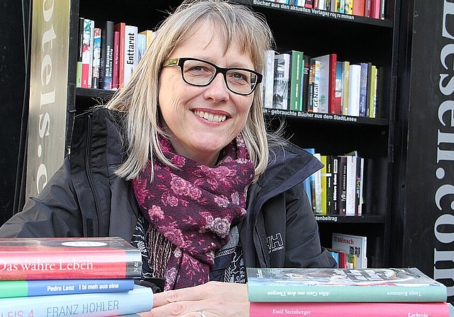 Kann sich ein Leben ohne Bücher nicht vorstellen: Sandra Näf, Leiterin der Buchmesse Olten. mim)