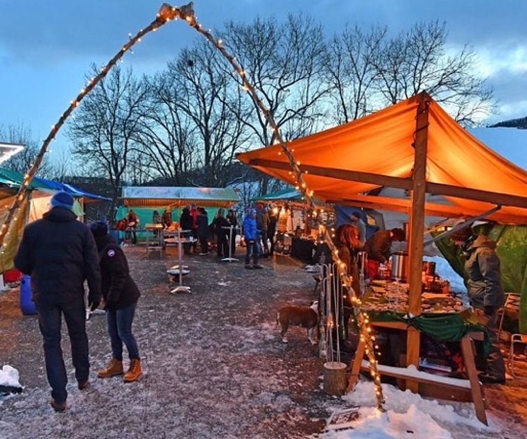 Weihnachtsromantiker kommen an der Ifenthaler Weihnachtsidylle voll auf ihre Kosten. (Bild: ZVG)