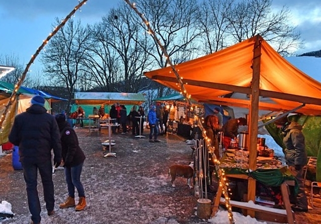 Weihnachtsromantiker kommen an der Ifenthaler Weihnachtsidylle voll auf ihre Kosten. (Bild: ZVG)