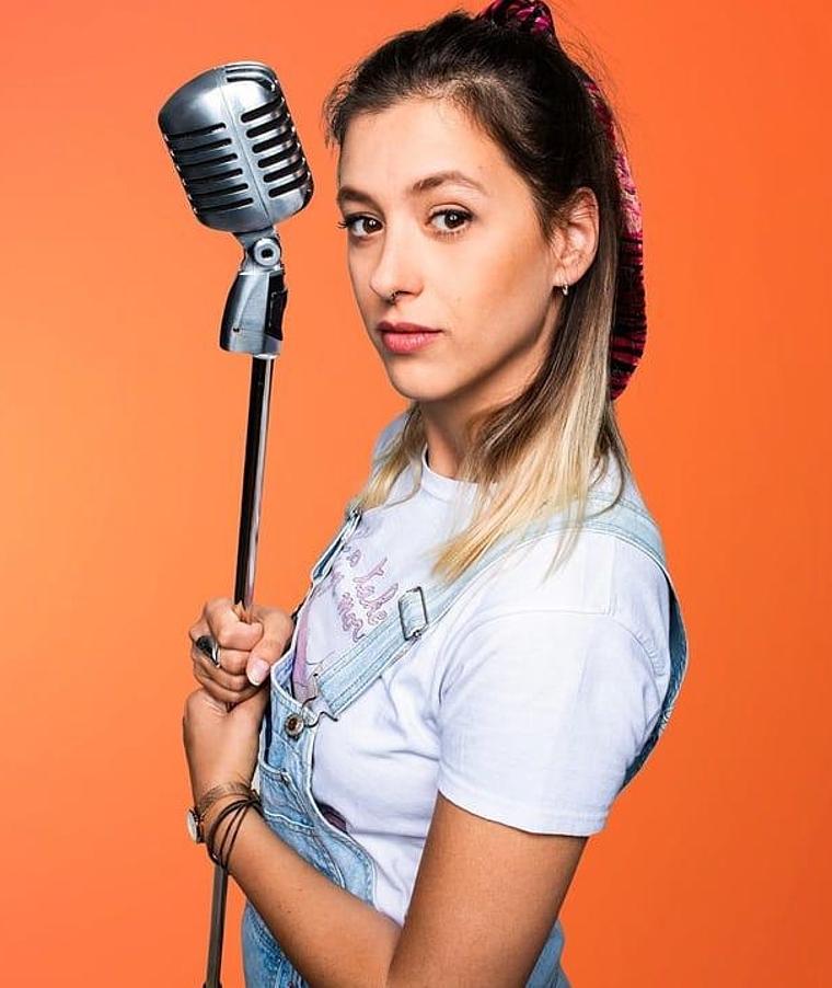 Lisa Christ moderiert erstmals am Sonntag, 16. Juni auf SRF1 die «Comedy Talent Show». (Bild: ZVG)