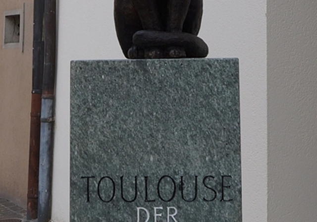 Seit Donnerstag ist Kater Toulouse auf dem Kaplaneiplatz verewigt. (Bild: F. Beidler)