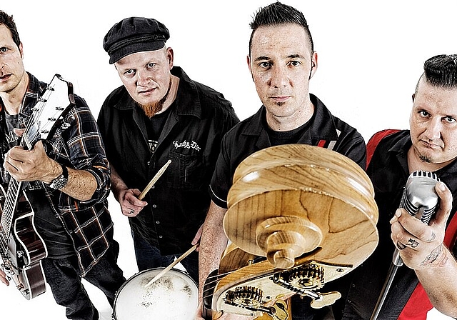 Die Erlinsbacher Band «The B-Shakers» mit Thomas Grenacher (l.), Roger Meier, Philipp Oeggerli und «Hell-me» meldet sich nach vier Jahren mit dem Album «Let’s go Boogie» zurück. (Bild: André Albrecht)
