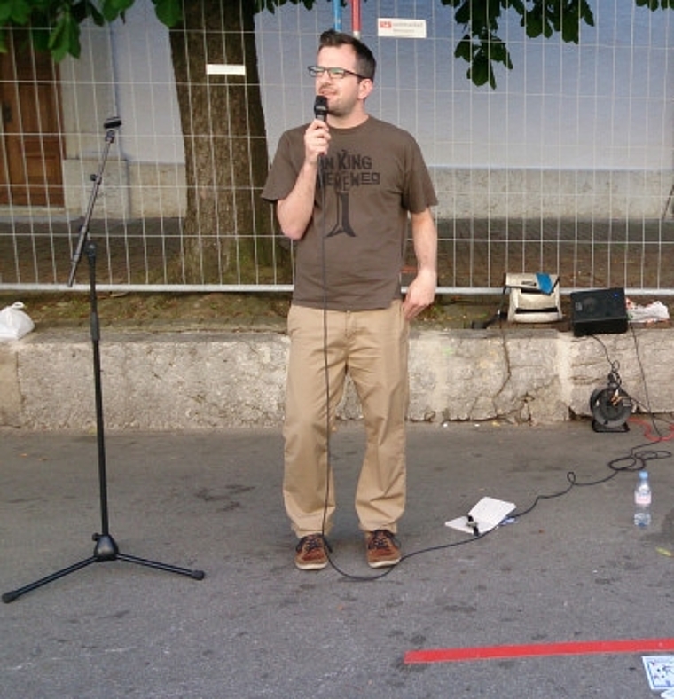 Slam Poet Kilian Ziegler an der Kulturplatzeinweihung 2018.(Bild: ZVG)