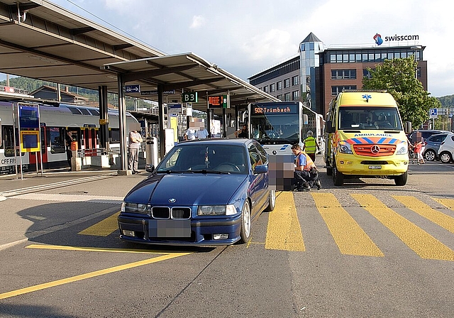 Am Montagabend, 15. Juli touchierte eine 24-jährige deutsche Automobilistin am Bahnhof Olten mit ihrem Auto eine Fussgängerin. (Bild: ZVG)