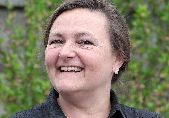 Humorvoll, geniesserisch und fröhlich: Beatrix Rudolf von Rohr trägt den Spitznamen «Trix» und kann zwischen den Zeilen hören. (Bild: S. Furter)
