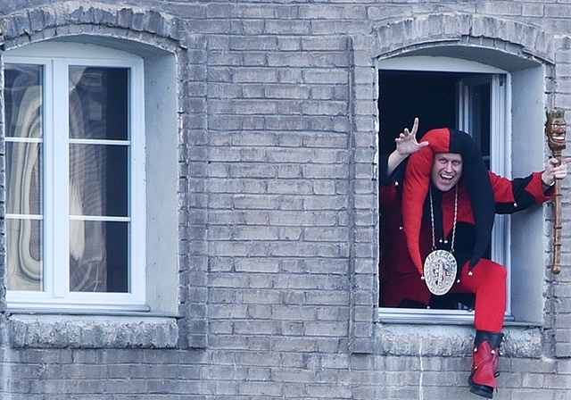 Wird sich Obernaar MacSven mit seinen Versen an der Oltner Fasnacht weit aus dem Fenster lehnen? (Bild: ZVG)