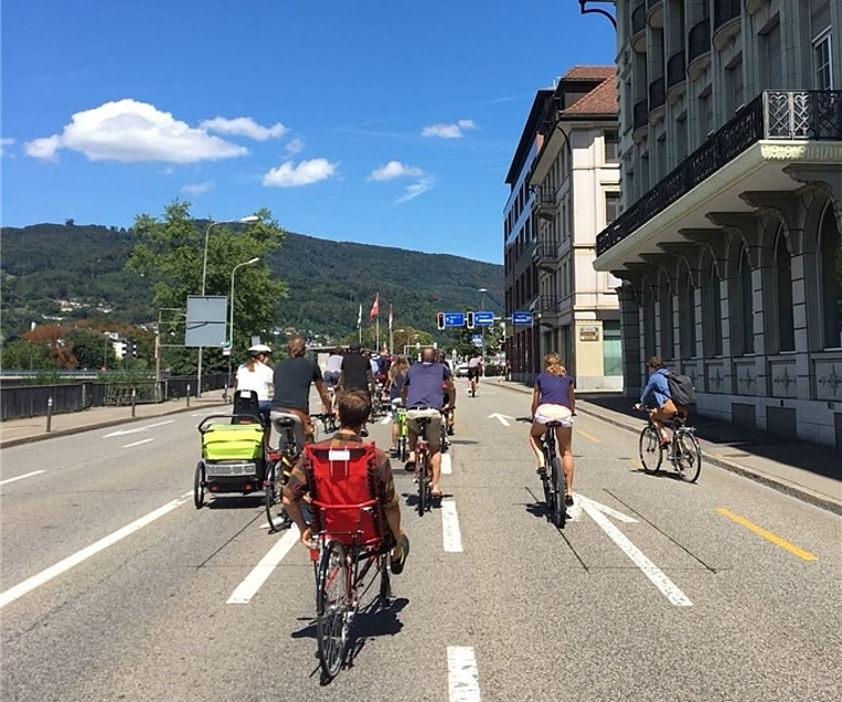 Am vergangenen Samstag fand erstmals, organisiert vom Verein Olten im Wandel, ein Veloschwarm durch Olten statt. (Bild: ZVG)
