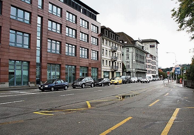 In einem zweiten Schritt ab ca. Juni 2021 wird der Bahnhofquai in drei Etappen saniert. (Bild: Denise Donatsch)

