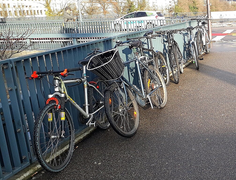 In der Woche vom 9. bis 13. Dezember werden die Velofahrenden auf die Situation am Bahnhofquai sensibilisiert. (Bild: ZVG)