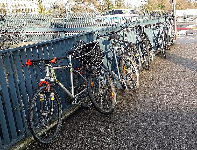 In der Woche vom 9. bis 13. Dezember werden die Velofahrenden auf die Situation am Bahnhofquai sensibilisiert. (Bild: ZVG)