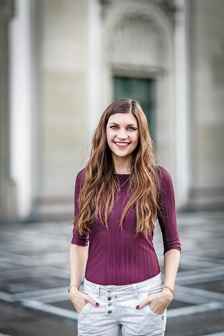 Jacqueline Straub, Journalistin, Theologin und Buchautorin.
(Bild: Melanie Wetzel)