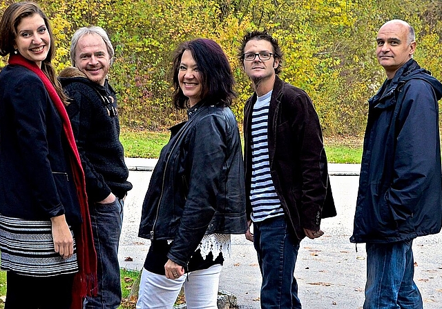 Roswita (M.) präsentiert am Samstag, 6. Mai mit ihrer Band im Capitol die neuen Songs ihrer zweiten CD «Zwüschehalt». (Bild: ZVG)