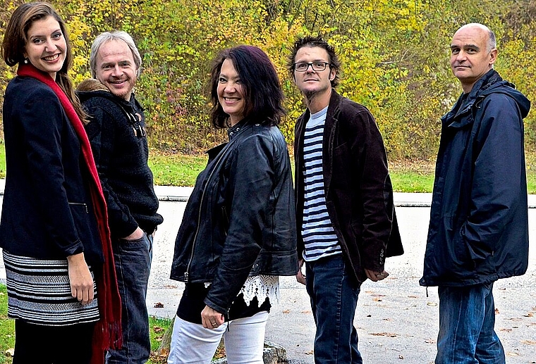 Roswita (M.) präsentiert am Samstag, 6. Mai mit ihrer Band im Capitol die neuen Songs ihrer zweiten CD «Zwüschehalt». (Bild: ZVG)
