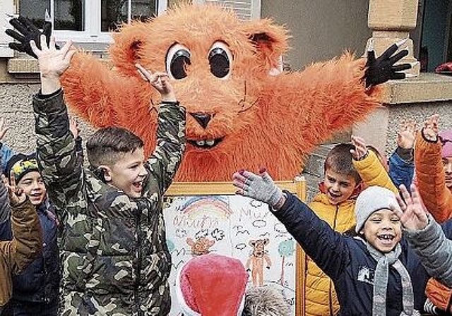 Murmi bei Besuch im GFVO-Kinderhort an der Reiserstrasse. (Bild: ZVG)